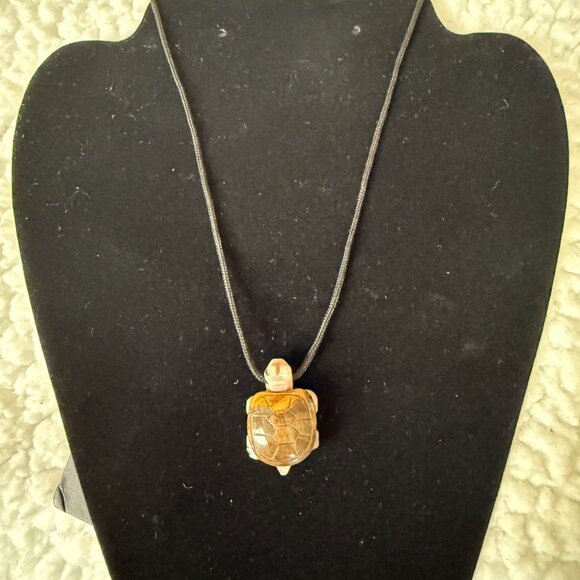 Clay turtle pendant fashion jewelry on a black adjustable string accessories - Picture 1 of 4